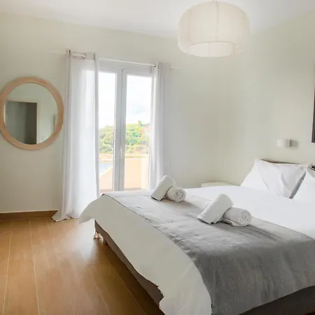 Thea Apartament